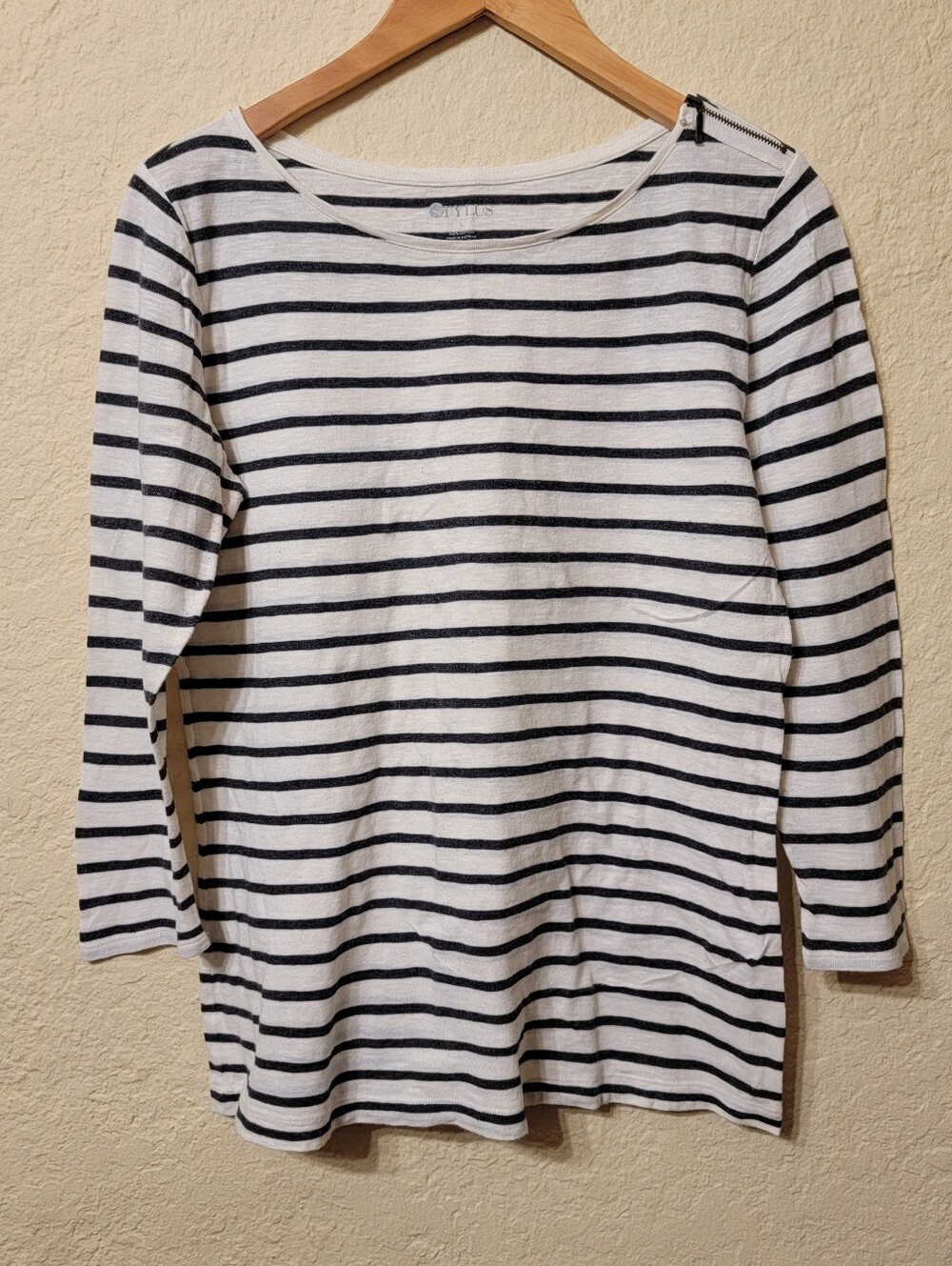STYLUS Striped Boatneck Top 3/4 Sleeve With Shoulder Zipper Sz L